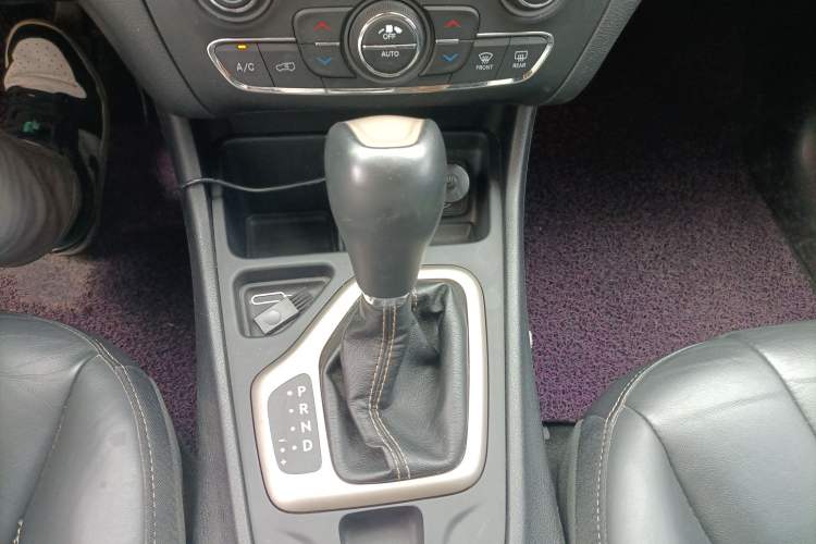 Used Jeep Cherokee 2016 2.0L Superior Edition