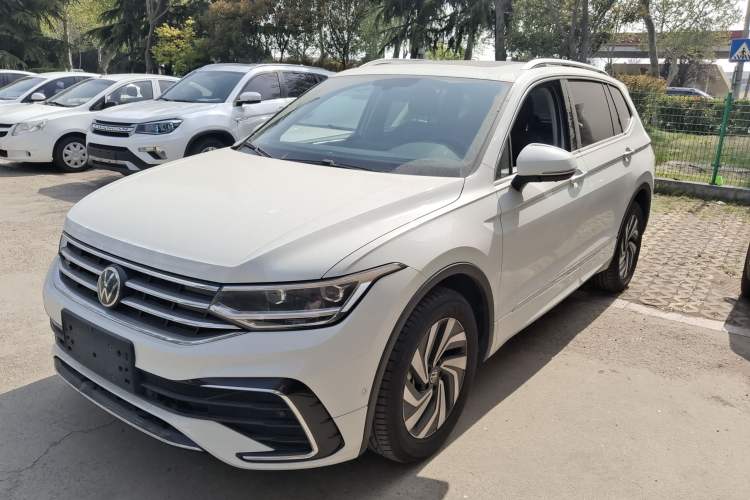 Used Volkswagen Tiguan L 2024 Outstanding Model 330TSI Automatic Two-Wheel Drive R-Line Dragon Glory Edition
