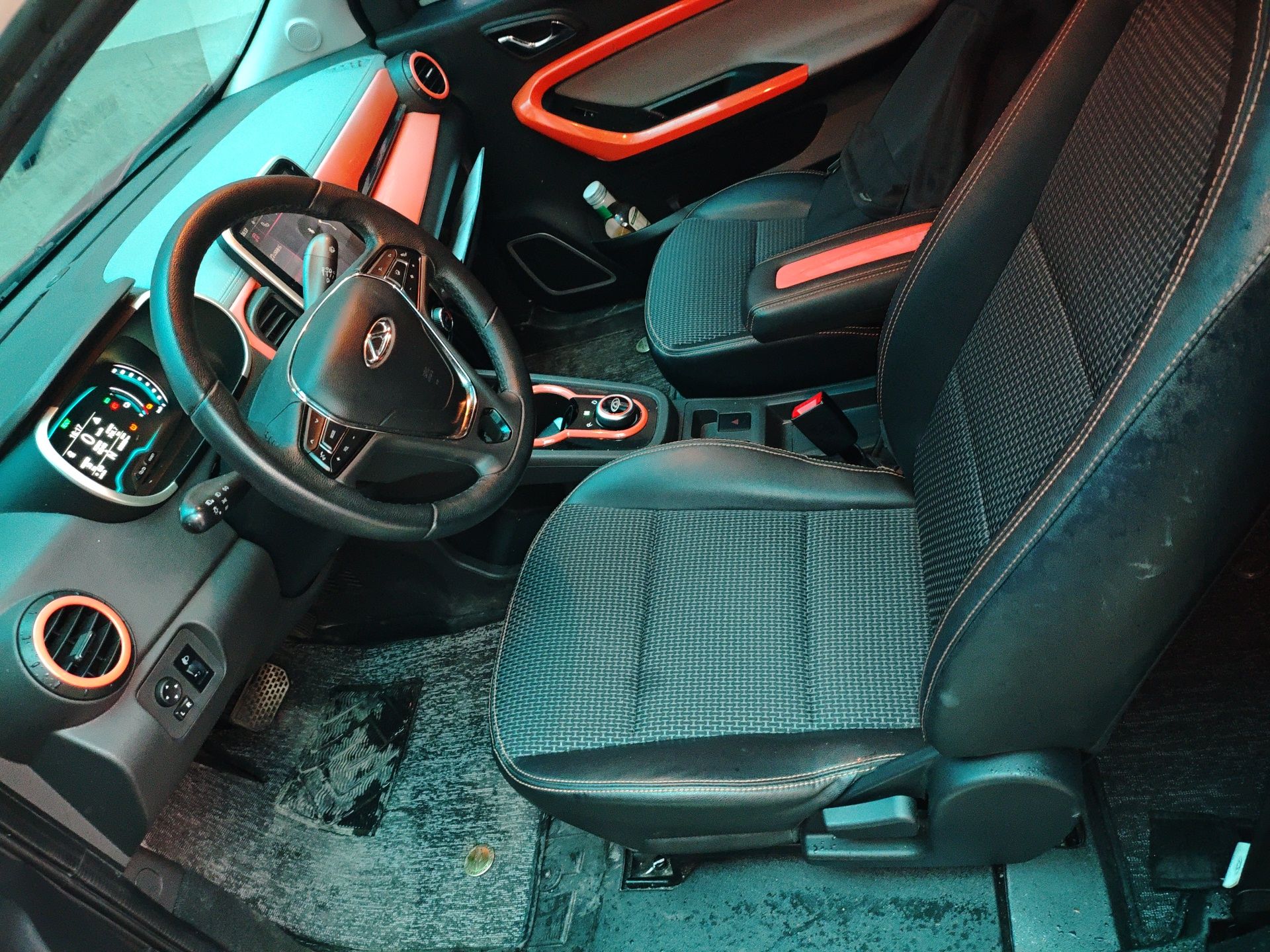 Переднее сиденье в автомобиле