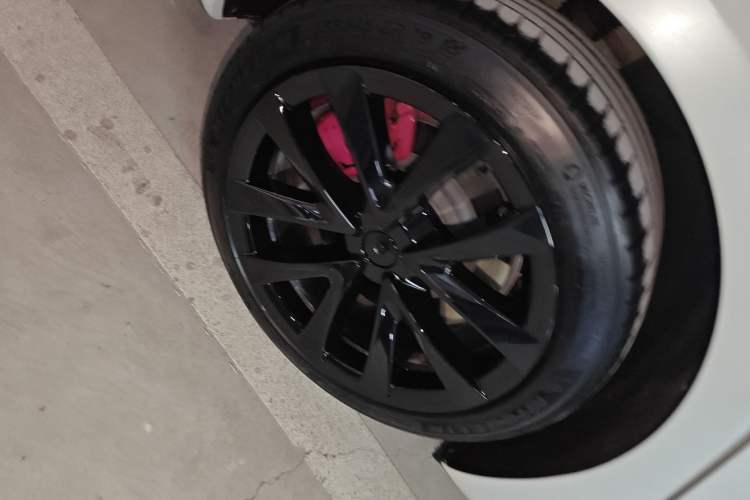 Used Tesla Model 3 2022 Rear-Wheel-Drive Version Right Rear Wheel Hub