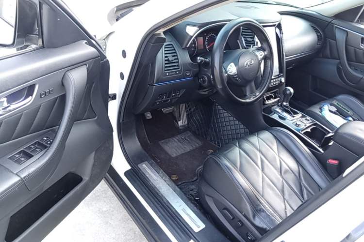 Used Infiniti FX 2011 FX35 Supreme Edition
