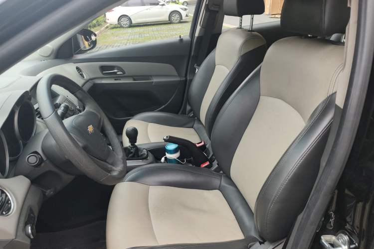 Used Chevrolet Cruze 2013 1.6L SL MT Left Front Seat