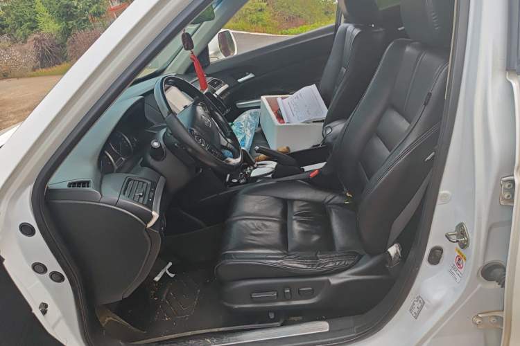 Used Honda Crosstour 2014 3.0L AWD Prestige Edition Left Front Seat