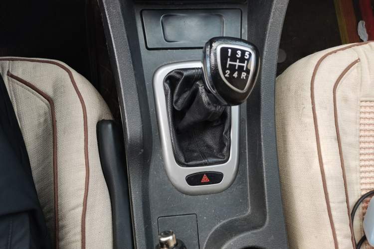 Used BAIC Senova D50 2014 1.5L manual standard version
