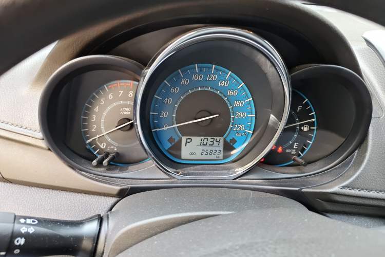 Used Toyota YARiS L Zhi Xuan 2015 1.5E Automatic Charm Edition
