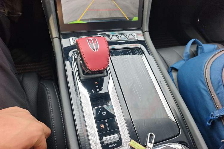 Used Hongqi H5 2025 2.0T Automatic Flag Edition – 500 000 Units Commemorative Version
