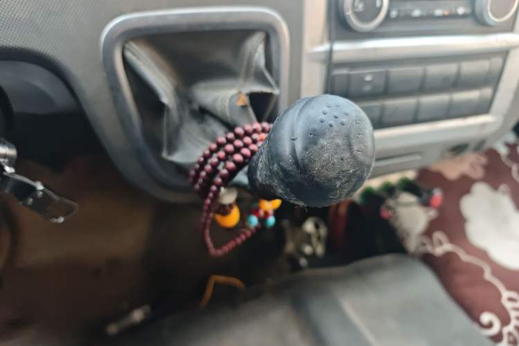 Used Foton Scenic G7 2017 2.0L Long-Wheelbase Commercial Van High Roof 2 Seats 4Q20M
