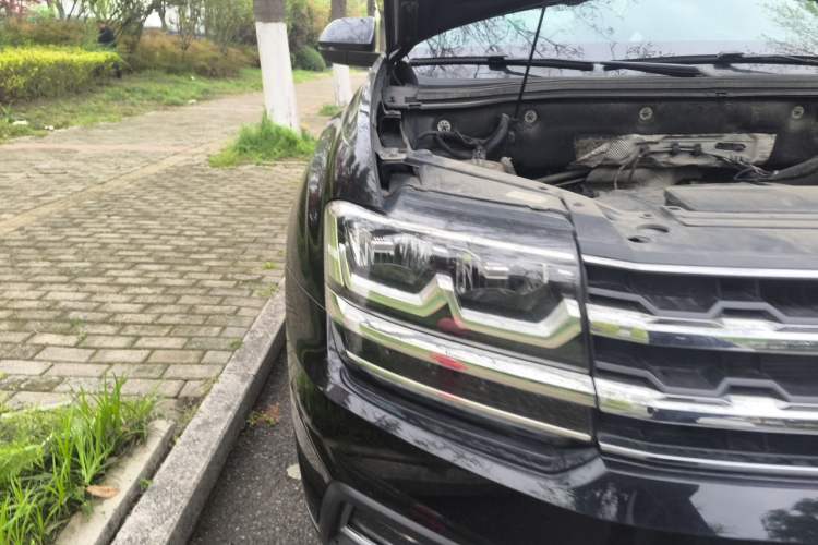 Used Volkswagen Teramont 2017 330TSI Two-Wheel-Drive Luxury Edition Right Front Headlight