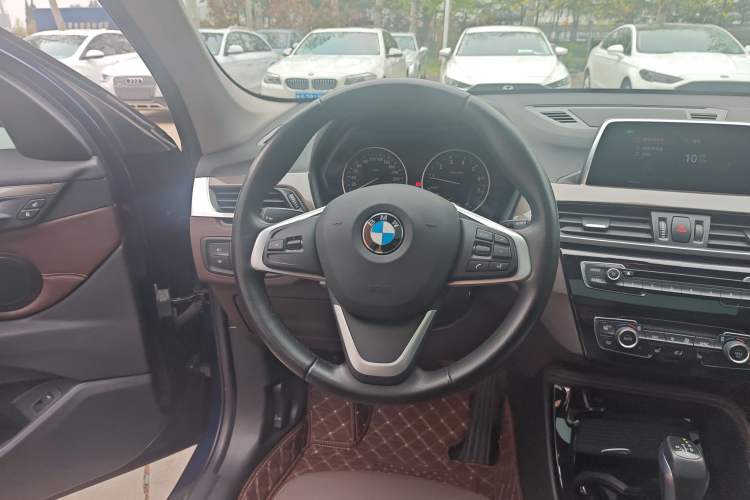 Used BMW X1 2018 xDrive20Li Luxury Edition Steering Wheel