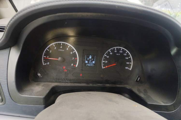 Used FORTHING Lingzhi 2022 M5L 2.0L Utility Model 7 Seats
