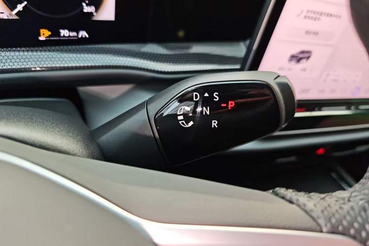 Used Volkswagen Teramont 2025 Tiguan Pro 450TSI 4Motion Explorer Edition
