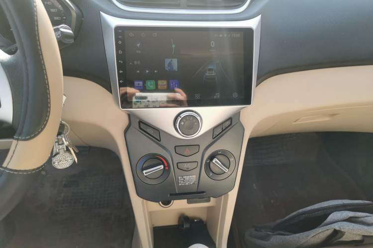 Used Chery Fengyun 2 2013 Hatchback 1.5L Manual Ruiyi Edition