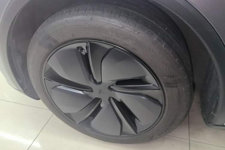Used Tesla Model Y 2025 Rear-Wheel-Drive Version