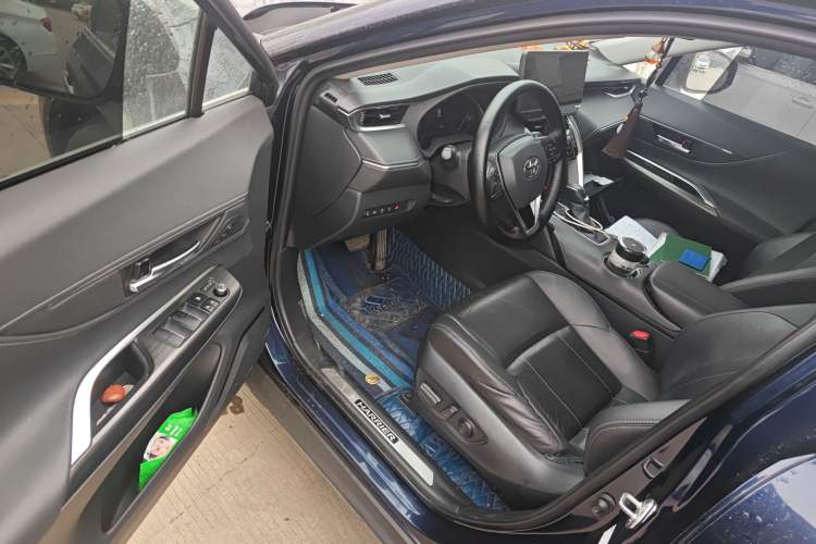 Used Toyota Harrier 2022 2.0L CVT Two-Wheel Drive Deluxe Edition