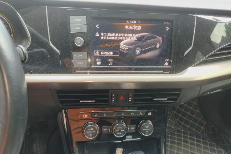 Used Volkswagen Passat 2019 330TSI Elite Edition China VI Audio And AC Panel