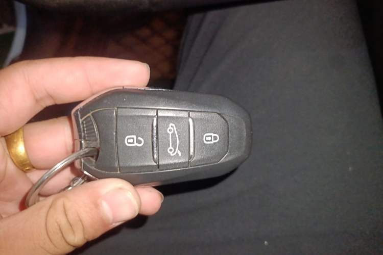 Used DS 5LS 2014 1.6T Luxury Edition THP160