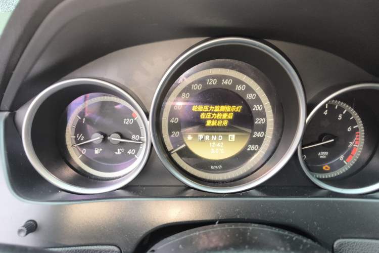 Used Mercedes-Benz C-Class 2010 C 180K Classic model