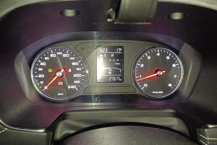 Used Roewe RX5 2018 20T Two-Wheel Drive Automatic Internet Smart Edition
