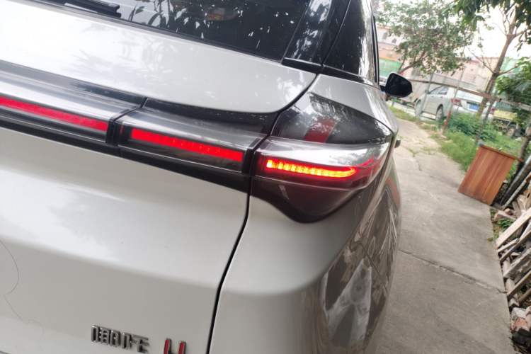 Used NETA U 2023 NETA U-Ⅱ 400 U-SHOW Edition Lithium-Ion Battery Right Rear Taillight