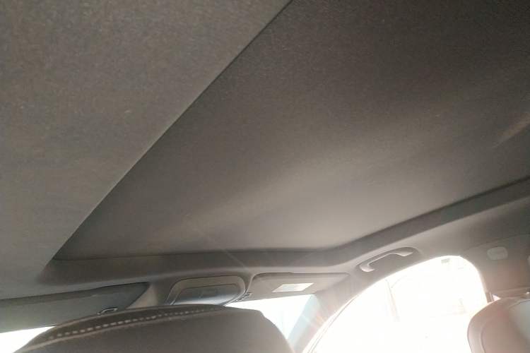 Used Cadillac XT4 2020 28T Two-Wheel-Drive Leading Version Headliner