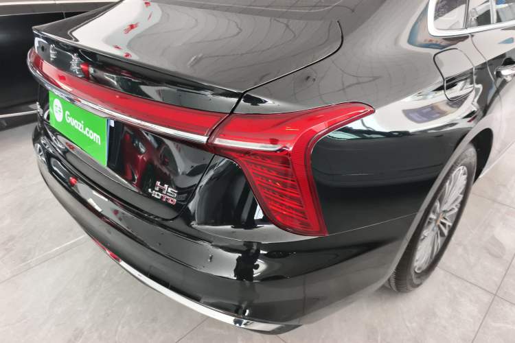 Used Hongqi H5 2024 2.0T Automatic Smart Connect Flagship Edition Right Rear Taillight