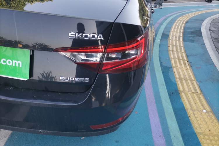 Used Skoda Superb 2016 TSI280 Manual Front-Drive Version
