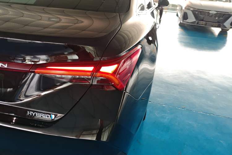 Used Toyota Avalon 2019 Dual-Engine 2.5L XLE Prestige Version China VI Standard