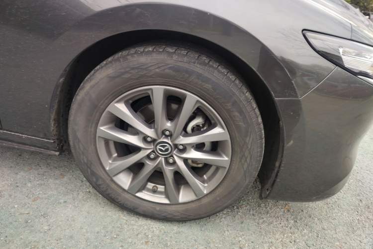 Used Mazda 3 Axela 2020 1.5L Automatic ZhiMei Edition Right Front Wheel Hub
