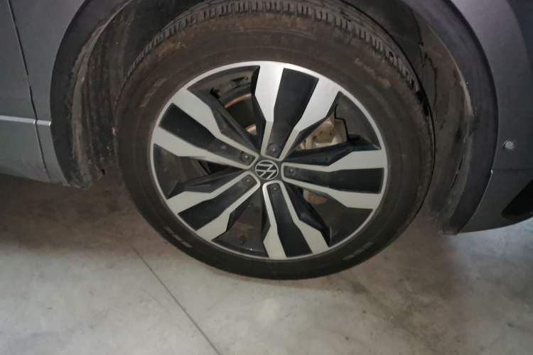 Used Volkswagen Tiguan L 2022 330TSI Automatic Two-Wheel Drive R-Line Enhanced Edition Right Front Wheel Hub