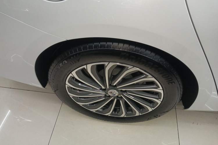 Used Buick LaCrosse 2023 28T Prestige Edition