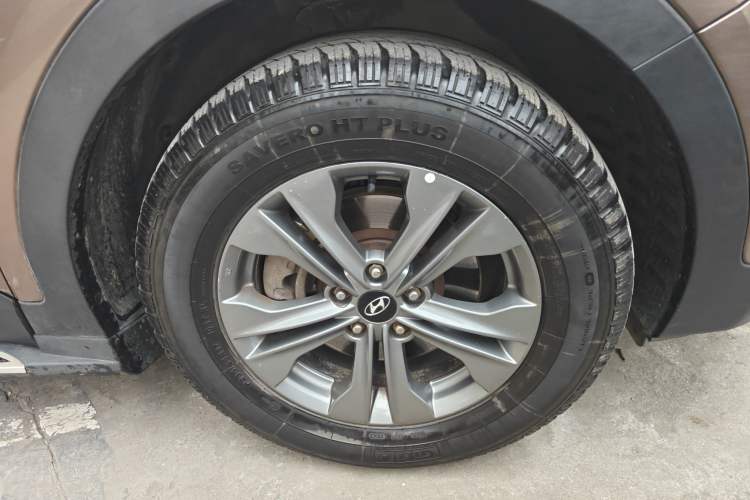 Used Hyundai Santa Fe 2013 2.4L Automatic Two-Wheel Drive Smart Version