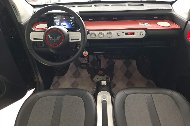 Used Wuling Hongguang MINIEV 2022 GAMEBOY 200km Gaming Edition with Lithium Iron Phosphate Center Console