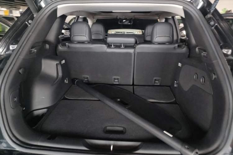 Used Jeep Cherokee 2017 2.4L Superior Edition Trunk