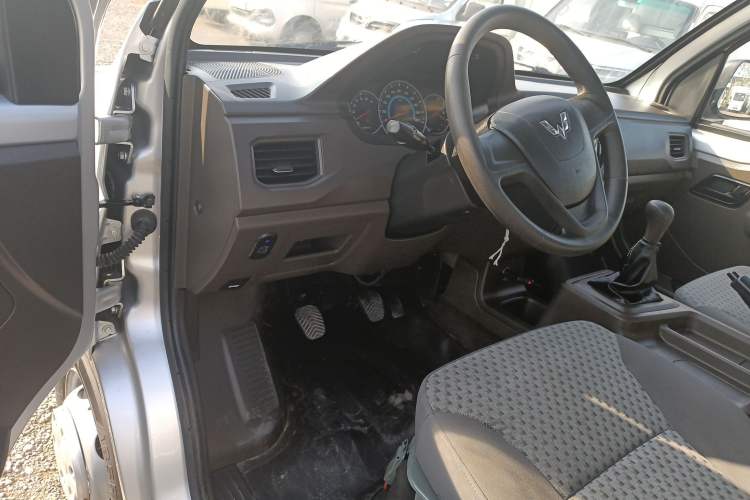 Used Wuling Rongguang New Truck 2021 1.8L Base Model Single-Row Double Rear Wheels LJ479Q6
