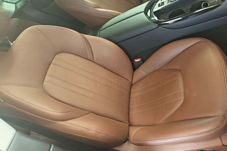 Used Maserati Levante 2016 3.0T Standard Edition Right Front Seat