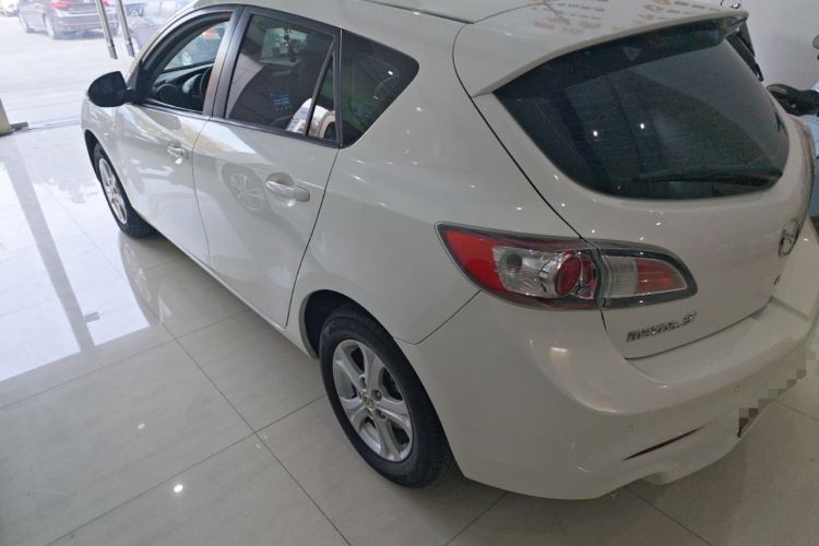 Used Mazda Mazda 3 2015 Hatchback 1.6L Automatic Elite Model
