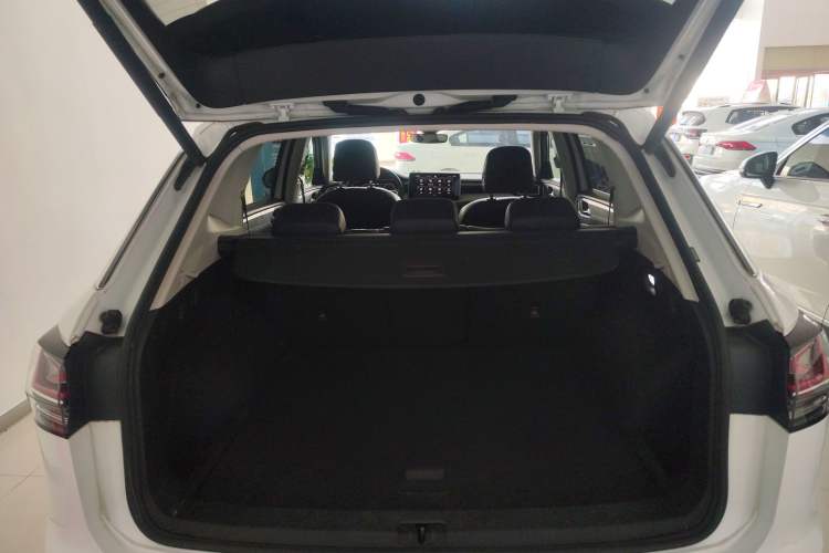 Used Volkswagen Tayron 2023 300TSI Two-Wheel-Drive Luxury Plus Advanced Edition