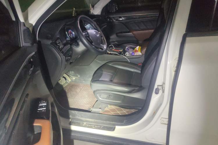 Used GAC Trumpchi GS7 2017 280T Two-Wheel Drive Luxury Model
