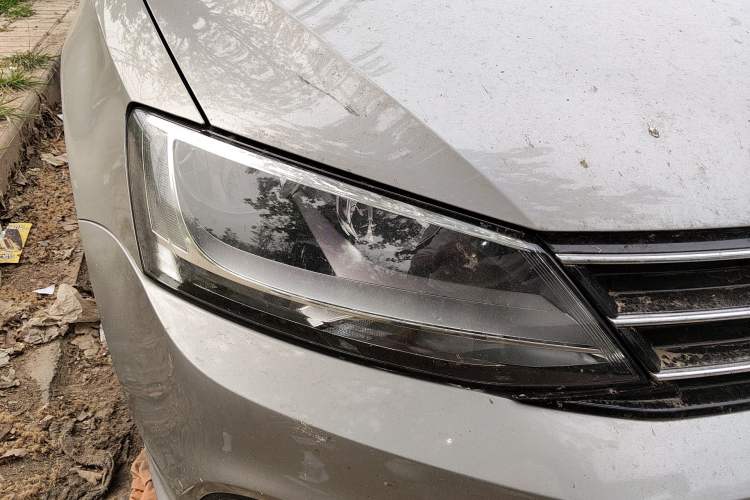 Used Volkswagen Sagitar 2018 280TSI DSG Comfort Model Right Front Headlight