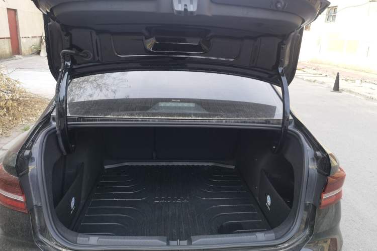 Used Volkswagen Lavida 2022 1.5L Automatic Fashion Edition