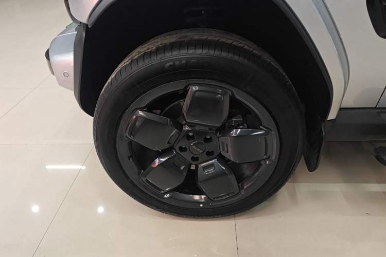 Used iCAR V23 2025 501 Four-Wheel Drive Intelligent Driving Version
