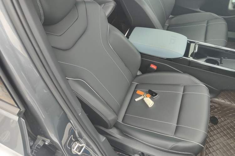 Used Volkswagen ID.4 X 2023 Upgraded Model Pure Long-Range Version Right Front Seat