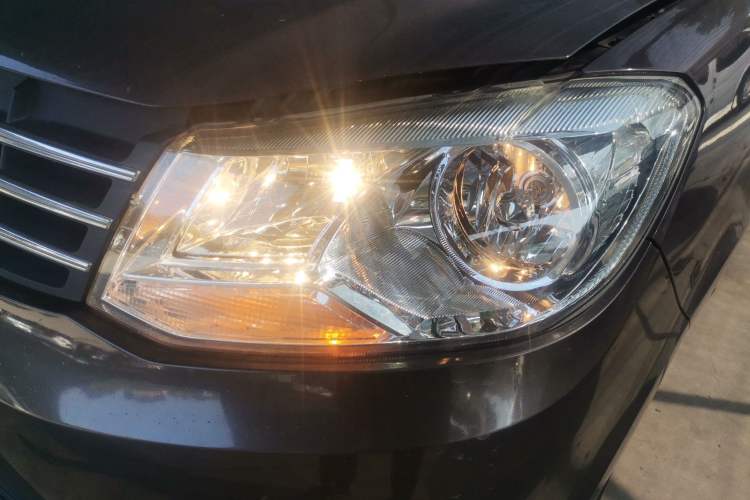 Used Dongfeng Fengon 330 2019 1.5L Manual Practical II China VI