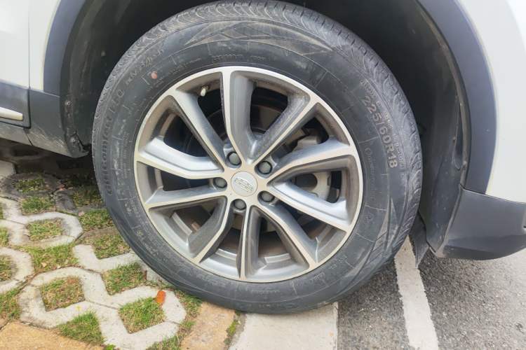 Used Geely Auto Emgrand X7 Sport 2020 1.8TD DCT Two-Wheel Drive Smart Connect 4G-Enabled Version Right Front Wheel Hub