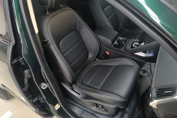 Used Jaguar E-PACE 2024 YAO Black Sport Edition R-DYNAMIC SE BLACK
