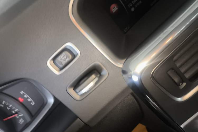 Used Volvo S60 2019 S60L Facelift T5 Intelligent Advanced Edition
