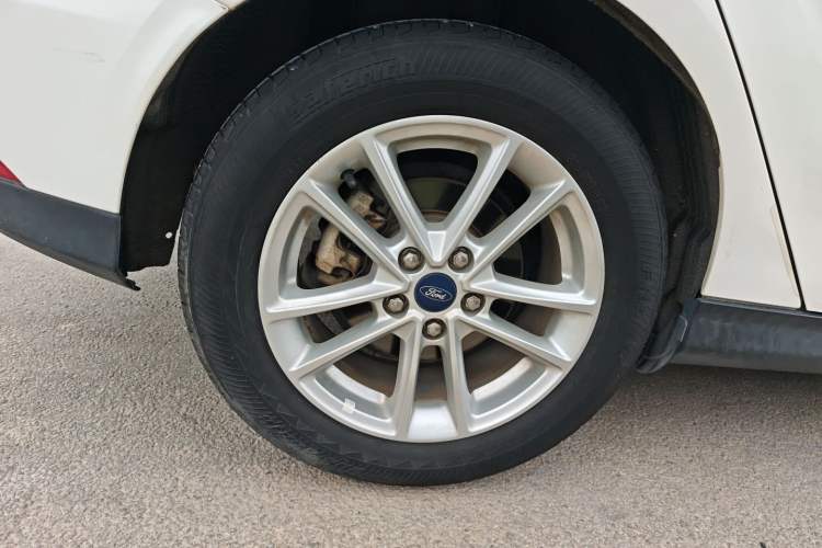 Used Ford Focus 2015 Hatchback 1.6L Automatic Fashion Edition