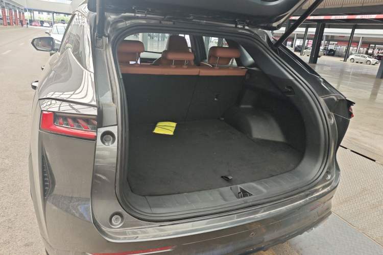 Used CHANGAN UNI-Z New Energy 2024 Blue Whale Smart Electric iDD 125km Beyond Edition Trunk