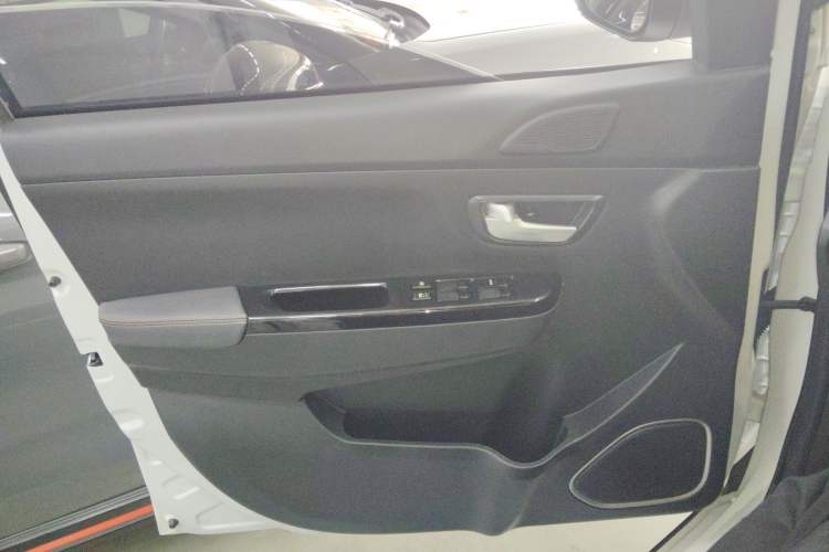 Used SWM X3 2020 1.5L Manual Value Edition 7 Seats