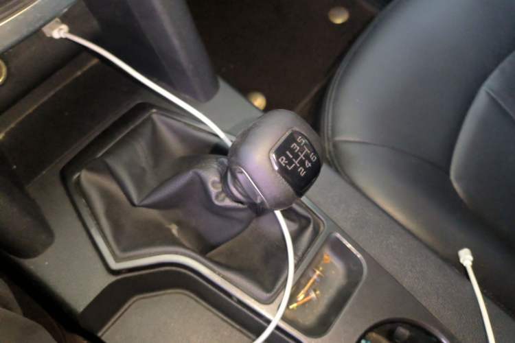 Used JMC Yuhu 5 2019 2.0T Diesel Manual 4x4 Advanced China VI Standard